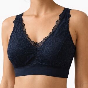 Elegant Lace Bralette in black- see measurements